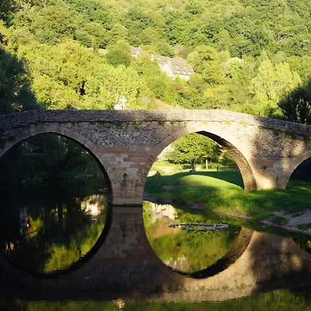 Maison De Ferme, Prairies Sur La Colline, Etang *