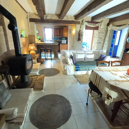 Maison De Ferme, Prairies Sur La Colline, Etang *