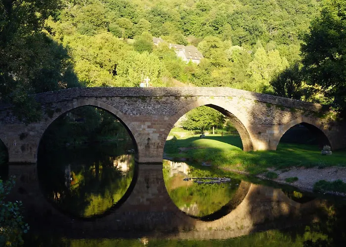 Maison De Ferme, Prairies Sur La Colline, Etang *