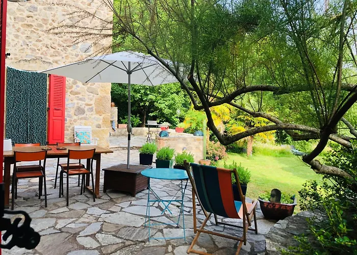 Dom wakacyjny Maison De Ferme, Prairies Sur La Colline, Etang