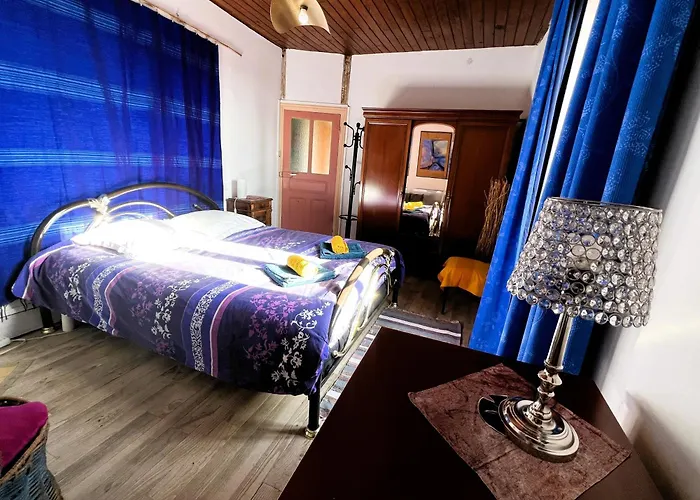 Dom wakacyjny Maison De Ferme, Prairies Sur La Colline, Etang